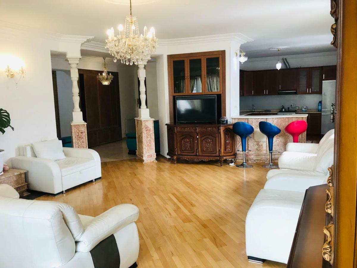 Nana Apartment Tbilisi Ngoại thất bức ảnh